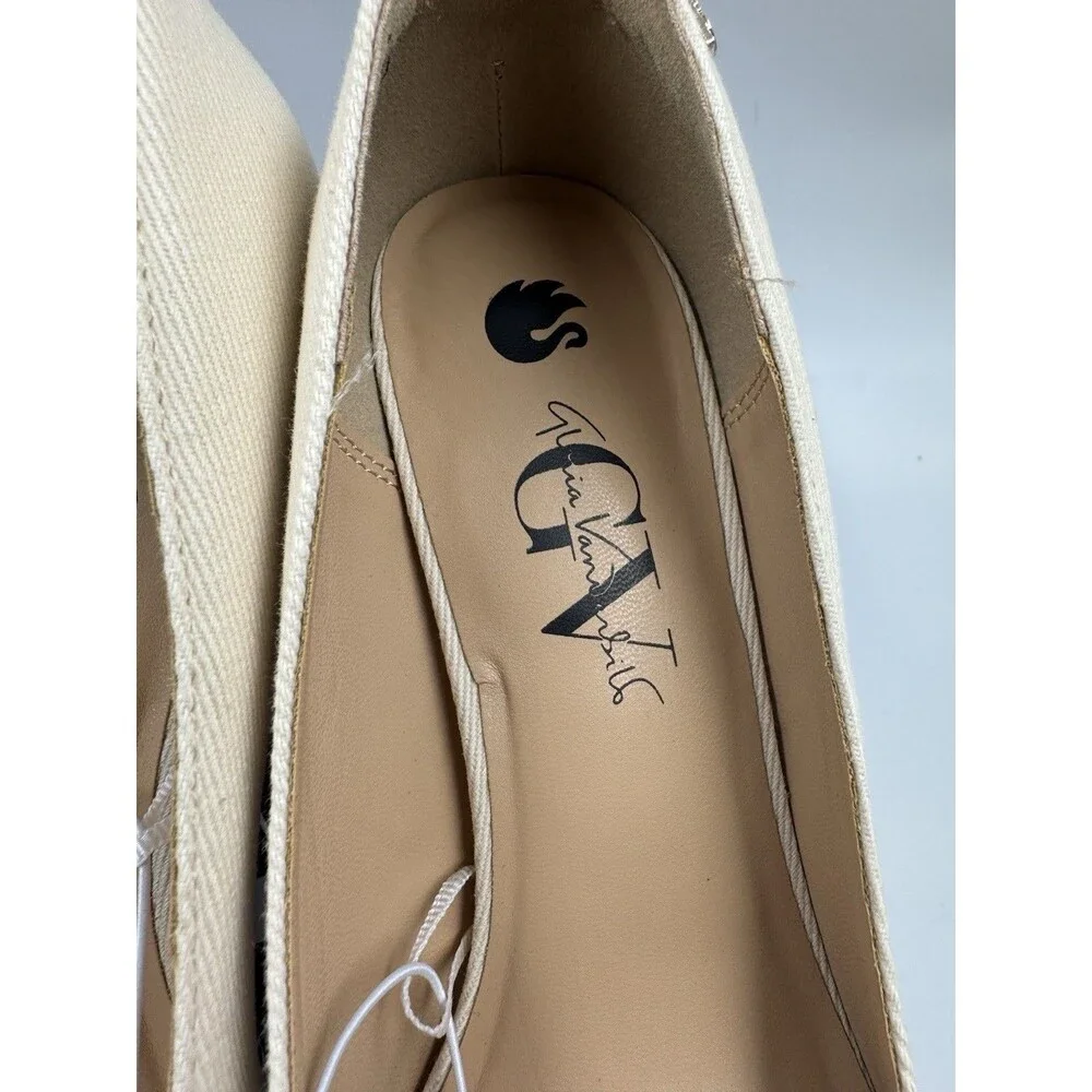 New Gloria Vanderbilt Women's Marilyn Pumps White Closed Toe Heels Sz 9 Shoes